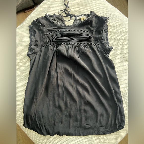 Meadow Rue Black Relaxed Ruffled Blouse - Picture 4 of 10